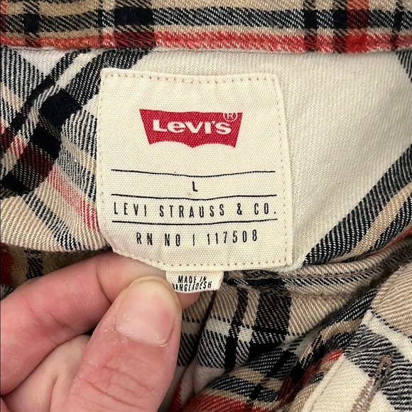 Levi's Button Down 100% Cotton Flannel Shirt - Size Large - Picture 2 of 13